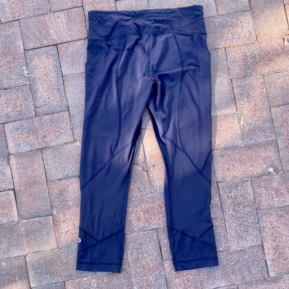 Lululemon 6 Swift Speed High-Rise Navy Blue Crop - Picture 3 of 4
